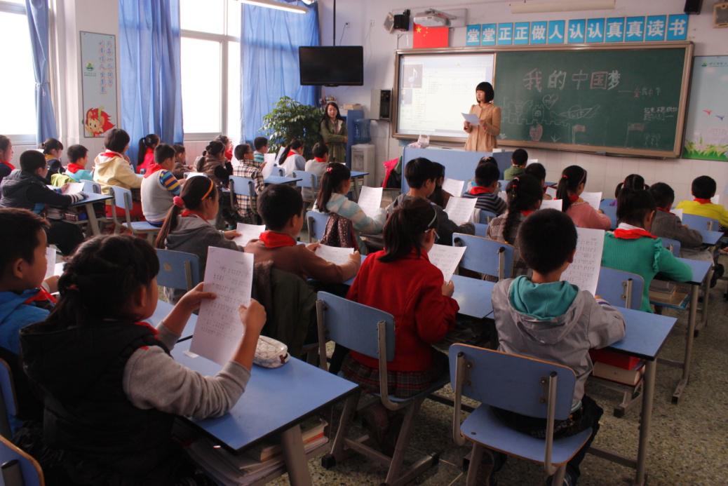 记音乐学院与川师附小畅谈少年中国梦活动